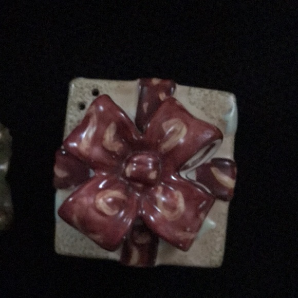 Pfaltzgraff Christmas Tree and Present salt and pepper shakers vintage - Picture 6 of 11